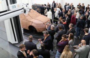 Jaguar Land Rover (捷豹路虎) 颁发 “优质供应商” 大奖予 Kolb Design